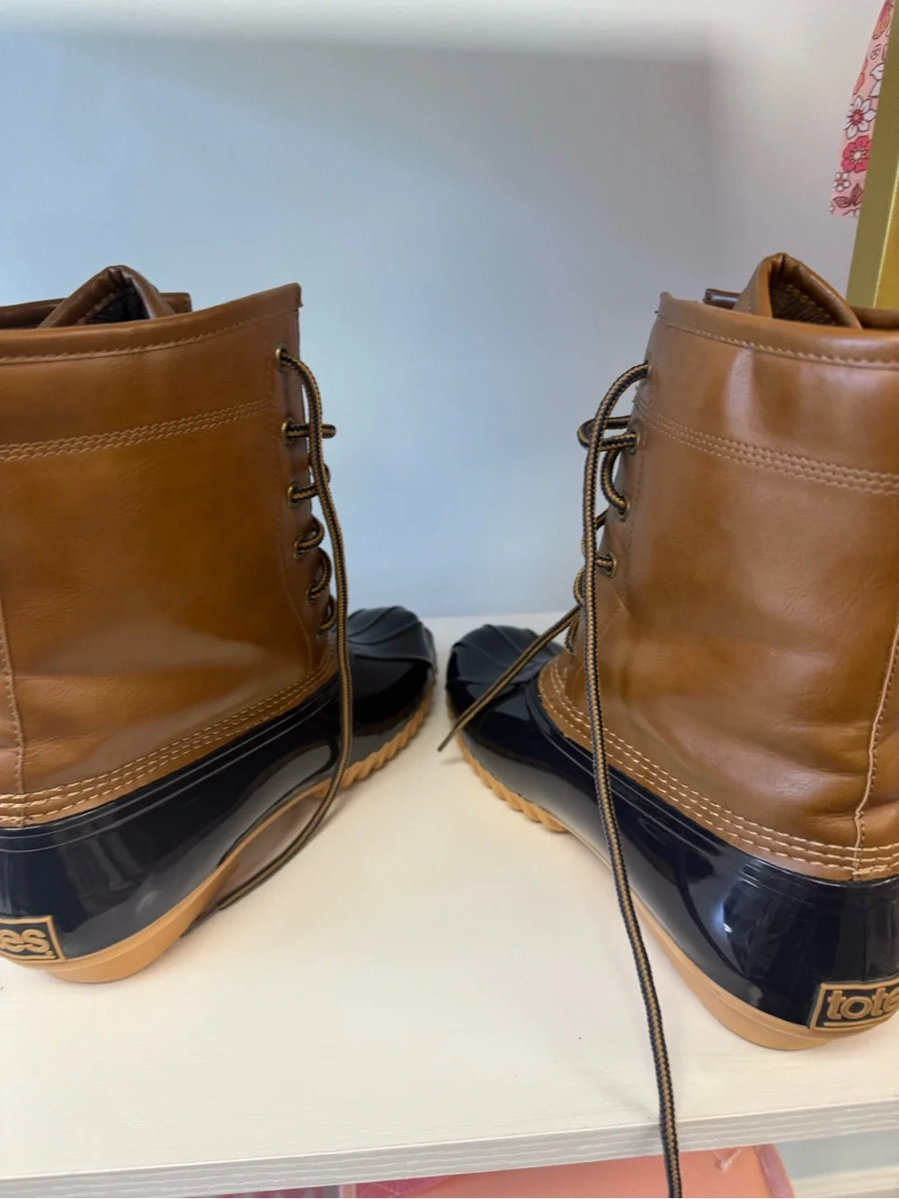 Classic totes Duck rain Boots in Brown and Navy size 9